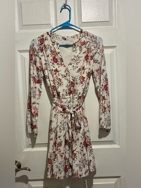 Loft Women’s Beautiful Long Sleeve Floral Dress in Great Condition Size XXSP $11